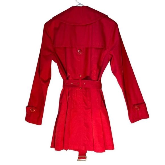Kenneth Cole New York Short Red Trench, Small. Gold hardware. Elegant preppy - Picture 10 of 12